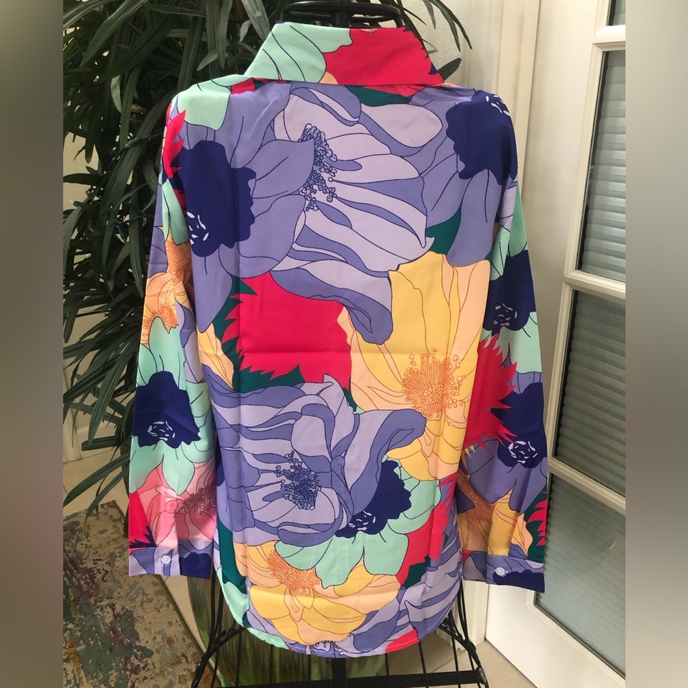 💜🩷💛💚 Multi-Color Floral Button-Up Blouse. - Picture 4 of 4